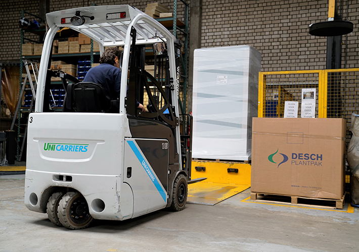 Foto Desch Plantpak se asocia con UniCarriers y EnerSys para hacer más sostenible su flota de transporte interno.